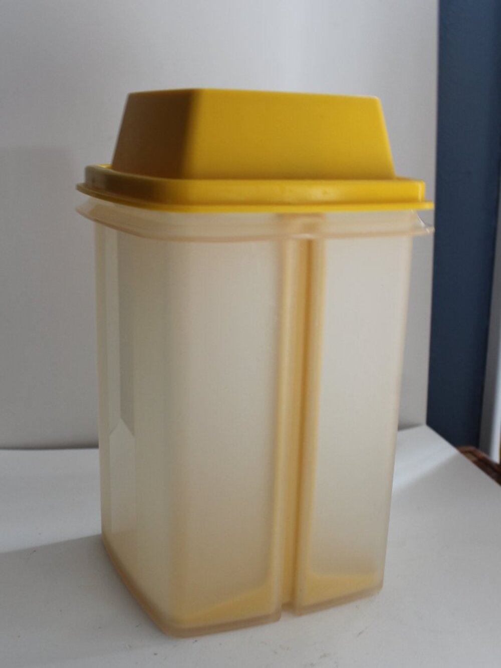 Vintage Tupperware Yellow PICK-A-DELI Keeper